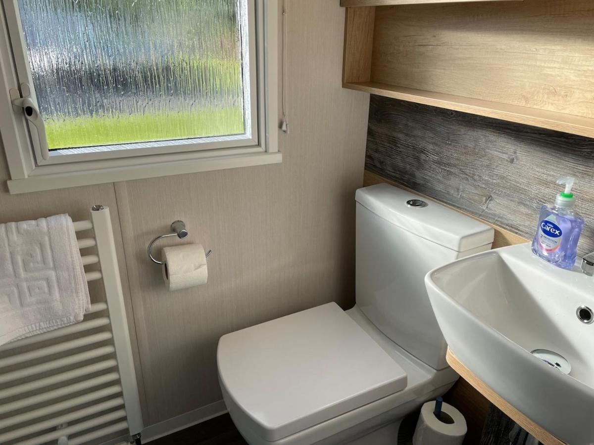 Luxury Caravan Cornwall Sleeps 4 Countryside View St Austell Kültér fotó