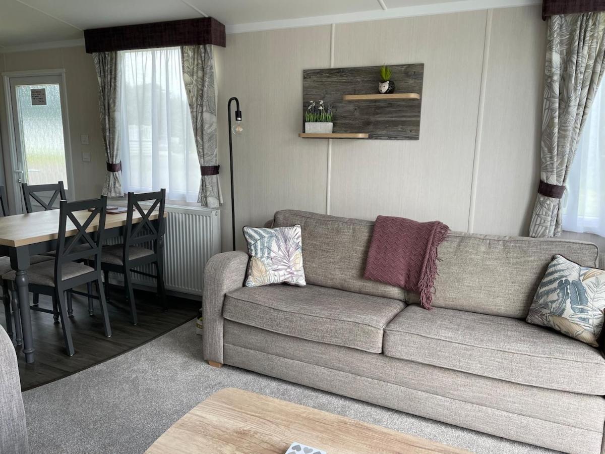Luxury Caravan Cornwall Sleeps 4 Countryside View St Austell Kültér fotó