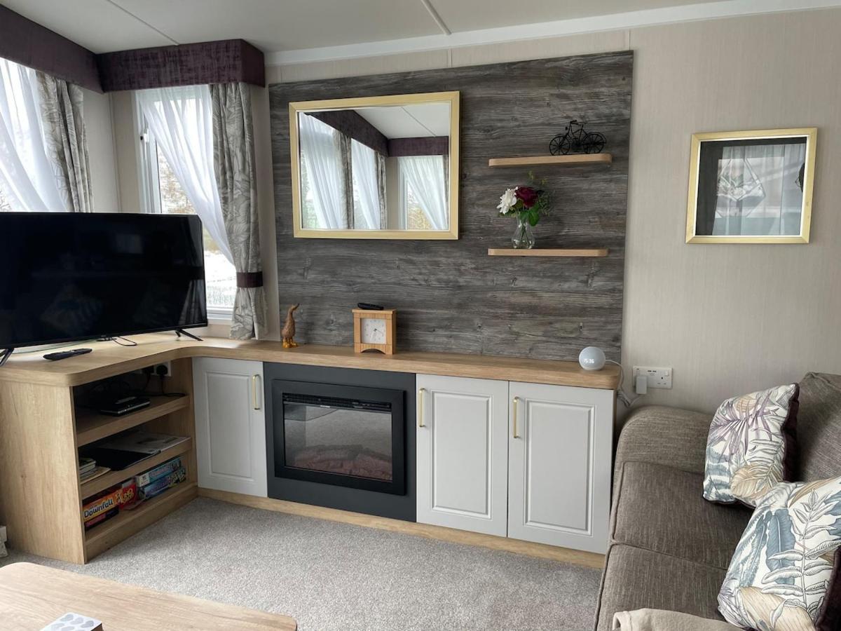 Luxury Caravan Cornwall Sleeps 4 Countryside View St Austell Kültér fotó