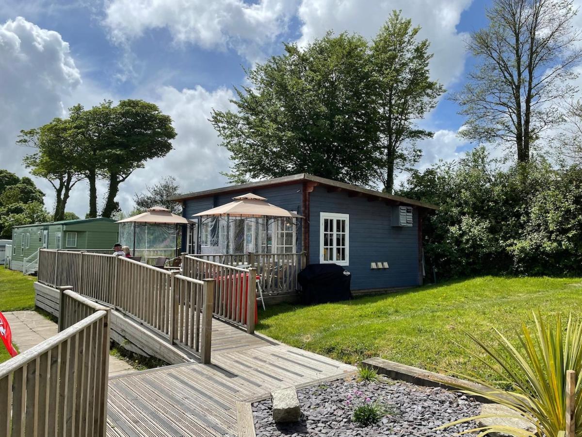 Luxury Caravan Cornwall Sleeps 4 Countryside View St Austell Kültér fotó