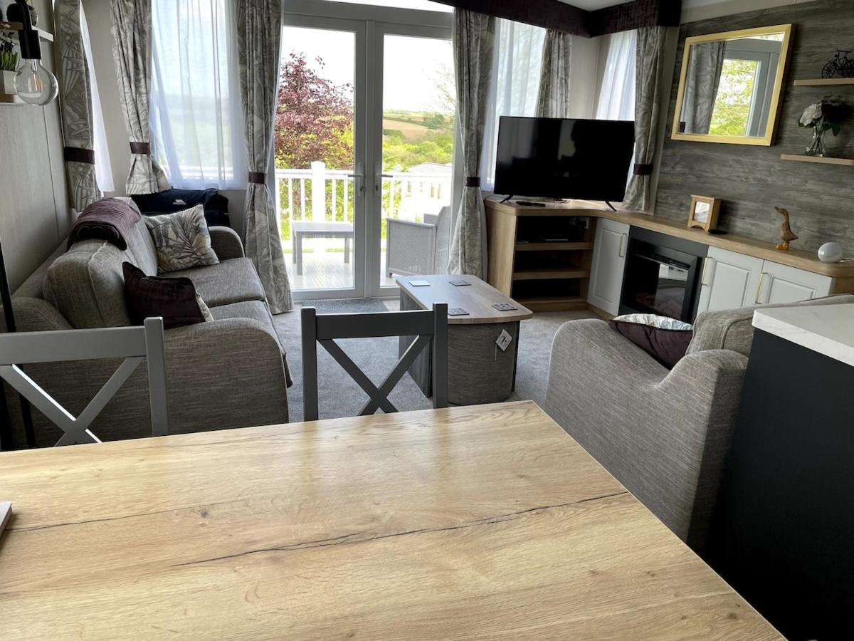 Luxury Caravan Cornwall Sleeps 4 Countryside View St Austell Kültér fotó